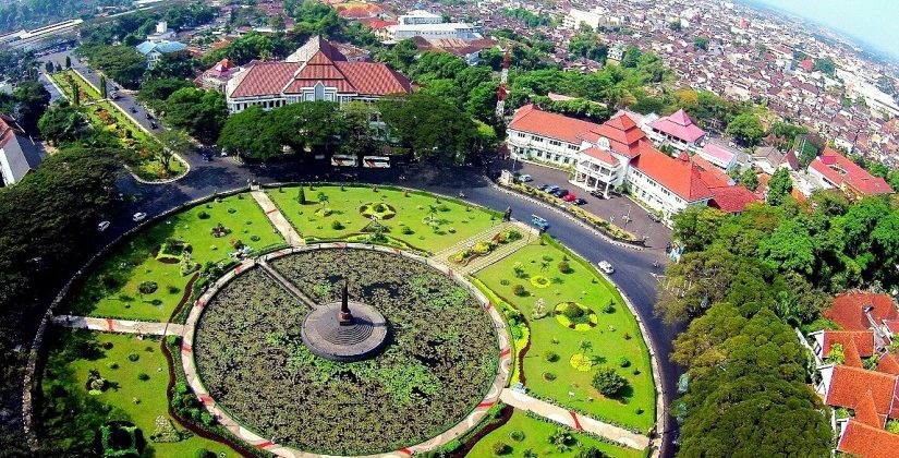 Tugu Balai Kota Malang