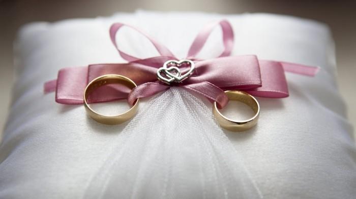 Tips Tentukan Hadiah Perhiasan Untuk Pasangan